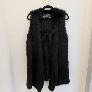 Black recycled FOX FUR long vest, HARRICANA, Montreal. One size. NEW.